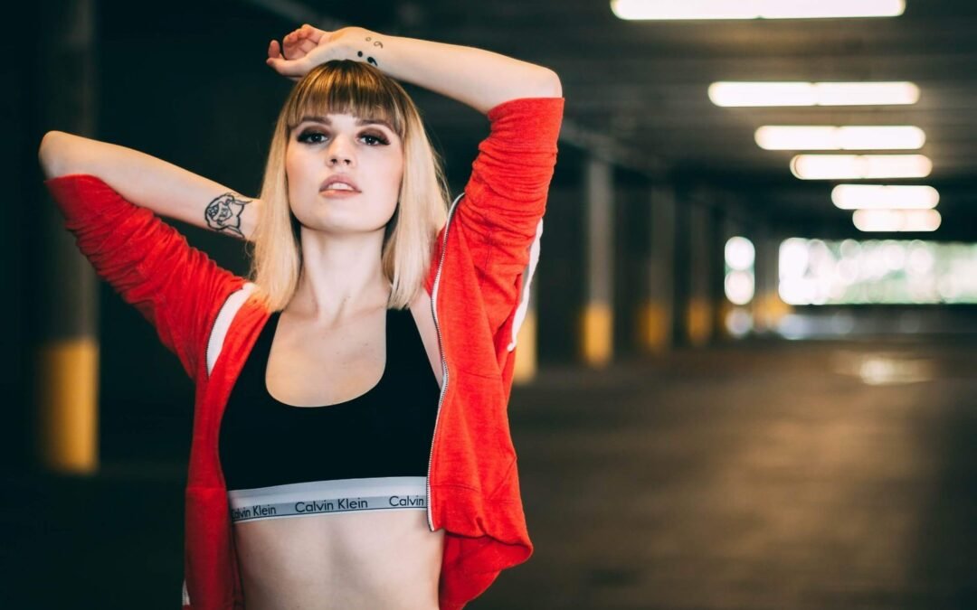 Moon They Landing How are Main Close